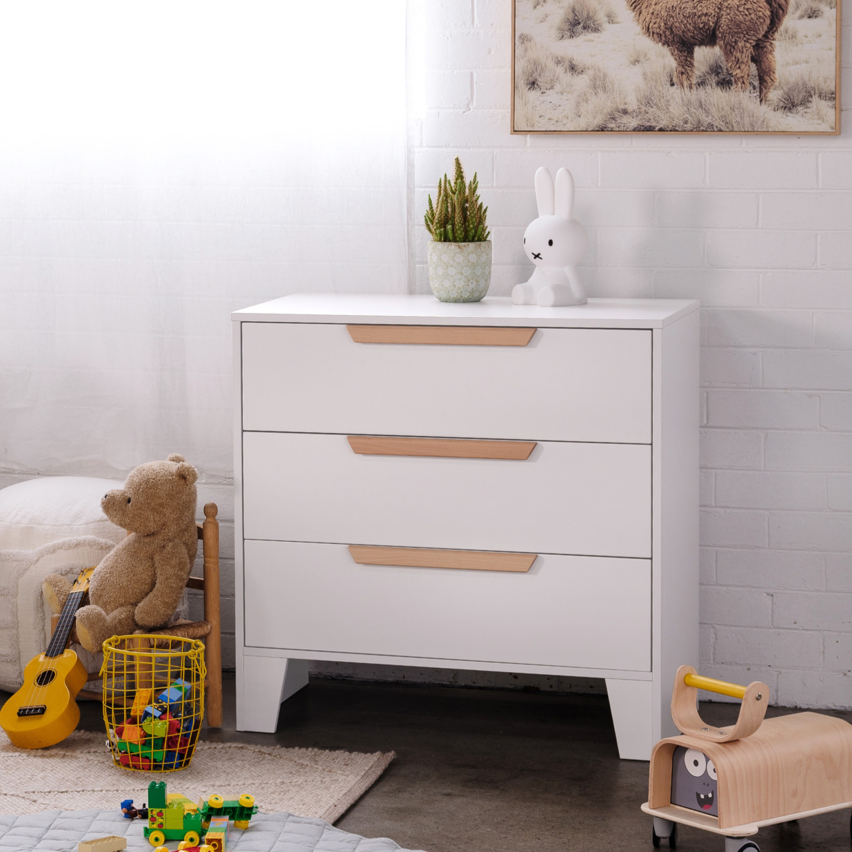 BabyRest Hague Chest Drawer White/Natural